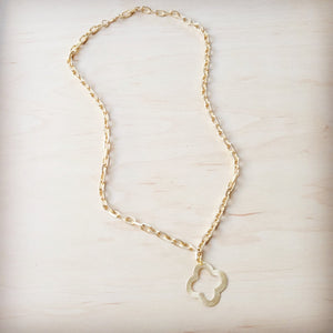 **Matte Gold Small Quatrefoil Pendant Necklace 257lh