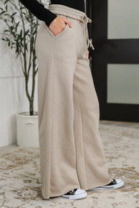LOUNGE LINE WIDE LEG SWEATS IN ASH MOCHA