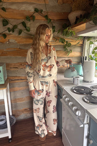 PREORDER- CAMO & BUTTERFLIES DRIFT AWAY JOGGERS