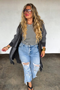 PREORDER- URBAN DISTRESSED CROP JEAN