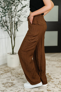 Off Duty Straight Leg Cargo Pants in Brown