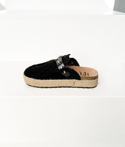 Treads Clogs in Black