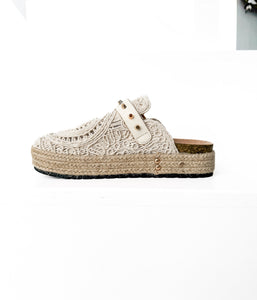Treads Clogs in White