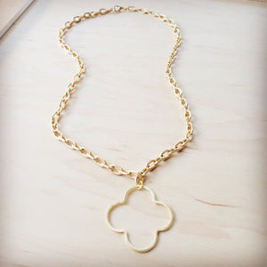 Matte Gold Quatrefoil Pendant Necklace 257lg