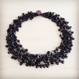 **Noir Cluster Statement Choker 257mf