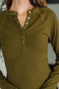 Effortless Edge Knit Henley Top in Camo Green