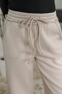LOUNGE LINE WIDE LEG SWEATS IN ASH MOCHA