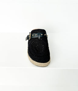 Treads Clogs in Black