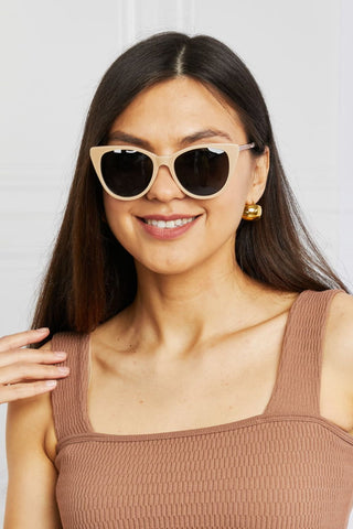 Oval Full Rim Sunglasses